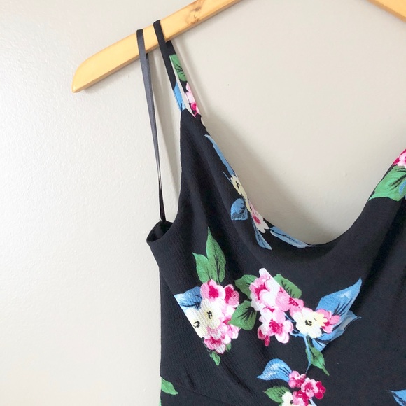 B Darlin Dresses & Skirts - 🌿 Drape Front Floral Little Black Dress